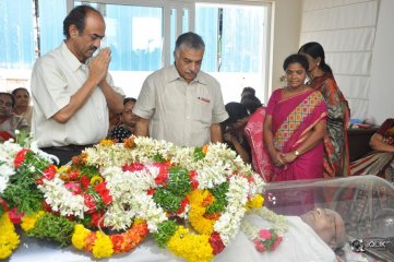 Celebs Pay Condolences to C Narayana Reddy